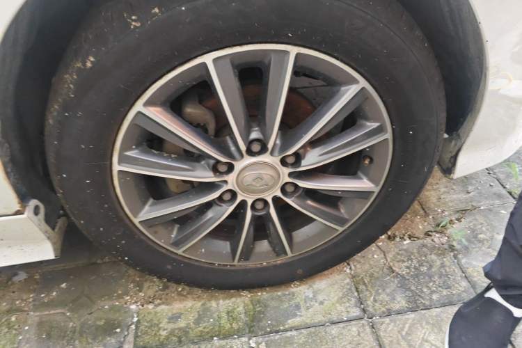 Used SAIC MAXUS G10 2018 PLUS 2.0T Automatic Luxury Executive Edition Right Front Wheel Hub