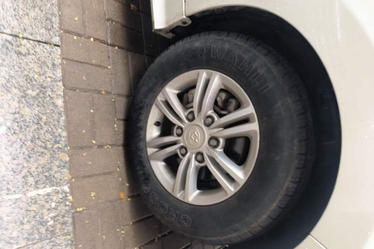 Used SAIC MAXUS G10  Right Front Wheel Hub