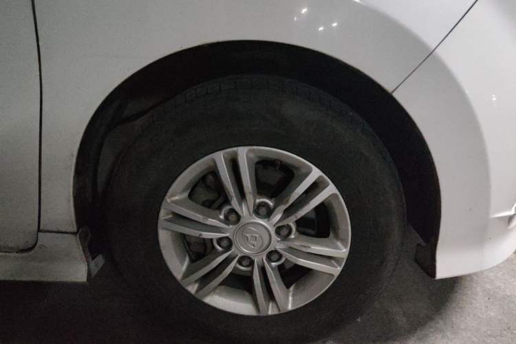 Used SAIC MAXUS G10 2018 PLUS 2.0T Automatic Smart Edition Right Front Wheel Hub