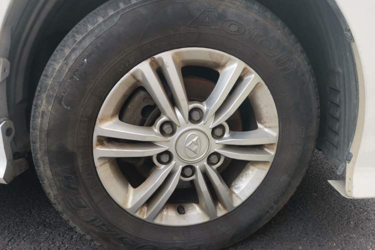 Used SAIC MAXUS G10 2018 PLUS 2.4L Manual Elite Edition Right Front Wheel Hub