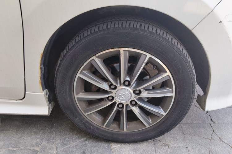 Used SAIC MAXUS G10 2018 PLUS 2.0T Automatic Luxury Executive Edition Right Front Wheel Hub