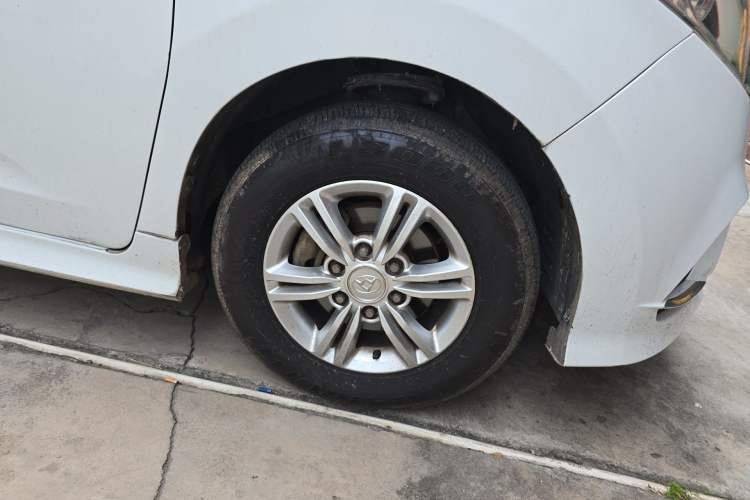 Used SAIC MAXUS G10 2018 PLUS 2.4L Manual Elite Edition Right Front Wheel Hub