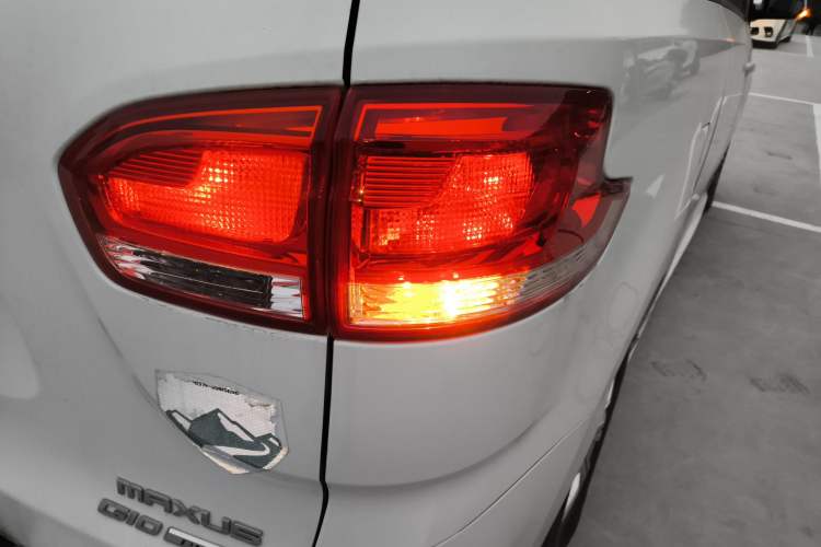 Used SAIC MAXUS G10 2018 PLUS 2.0T Automatic Elite Edition Right Rear Taillight