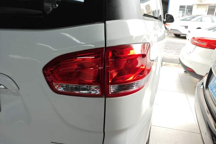 Used SAIC MAXUS G10 2018 PLUS 2.0T Automatic Elite Edition Right Rear Taillight