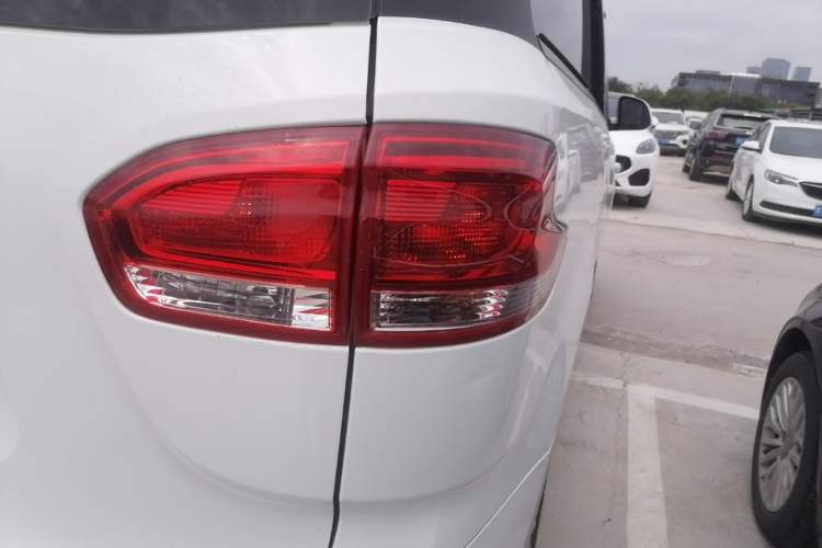 Used SAIC MAXUS G10 2018 PLUS 2.4L Manual Elite Edition Right Rear Taillight
