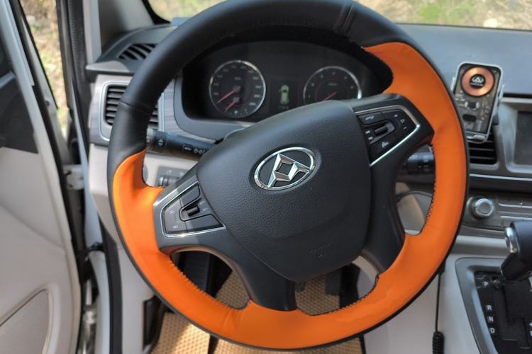 Used SAIC MAXUS G10 2018 PLUS 2.0T Automatic Elite Edition Steering Wheel