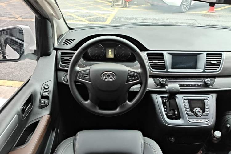 Used SAIC MAXUS G10 2018 PLUS 2.0T Automatic Elite Edition Steering Wheel