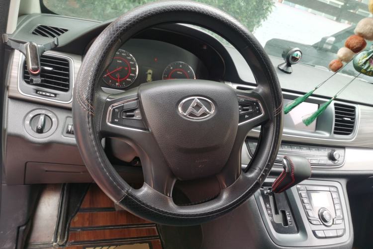 Used SAIC MAXUS G10 2018 PLUS 1.9T Automatic Elite Edition Diesel Steering Wheel
