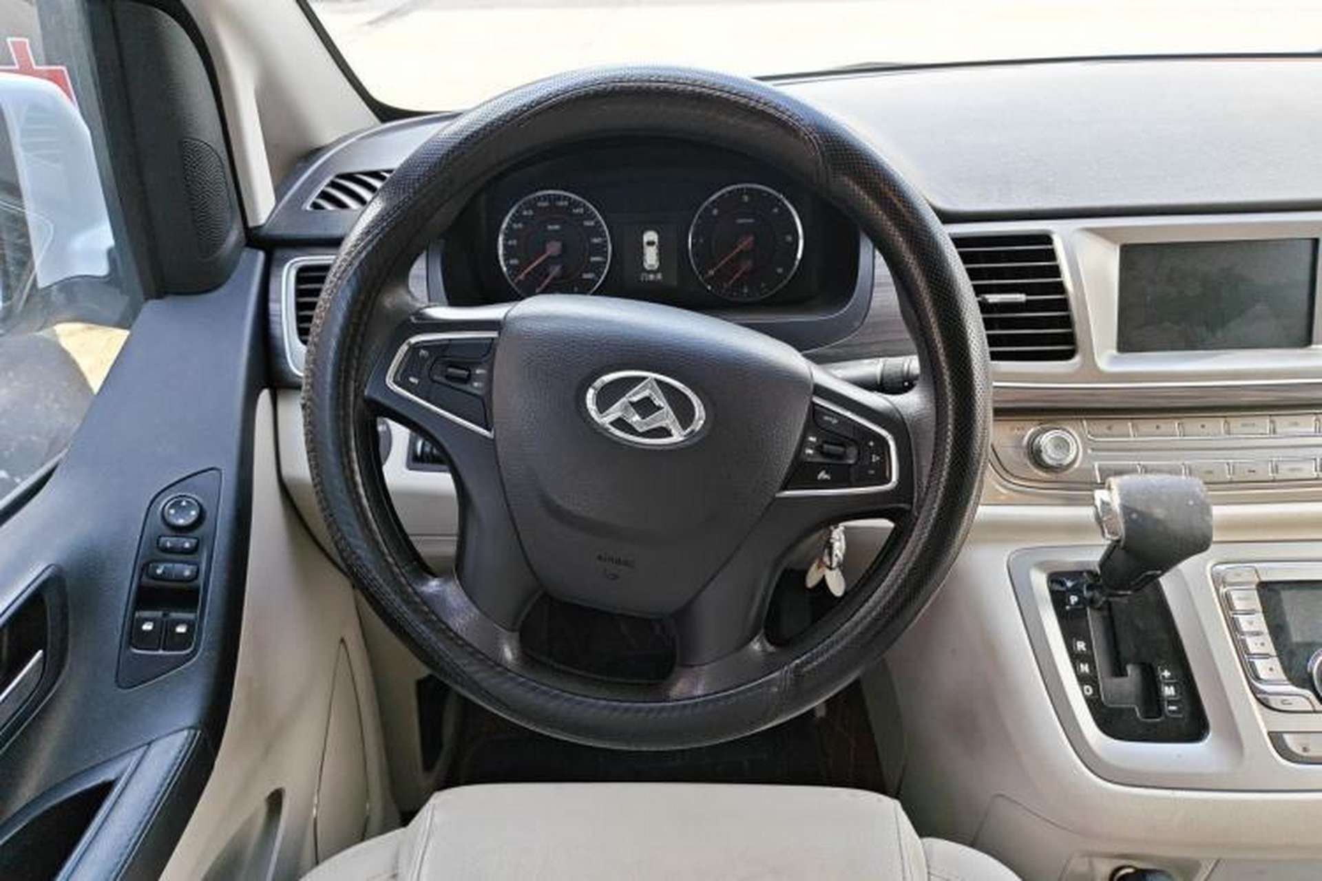 Used SAIC MAXUS G10 2018 PLUS 1.9T Automatic Elite Edition Diesel Steering Wheel
