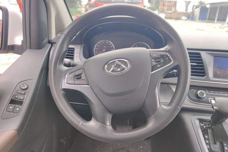 Used SAIC MAXUS G10 2018 PLUS 2.0T Automatic Elite Edition Steering Wheel