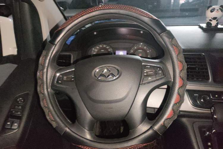 Used SAIC MAXUS G10 2018 PLUS 2.0T Automatic Smart Edition Steering Wheel