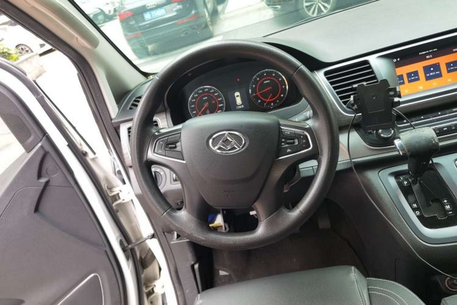Used SAIC MAXUS G10 2018 PLUS 2.0T Automatic Luxury Edition Steering Wheel