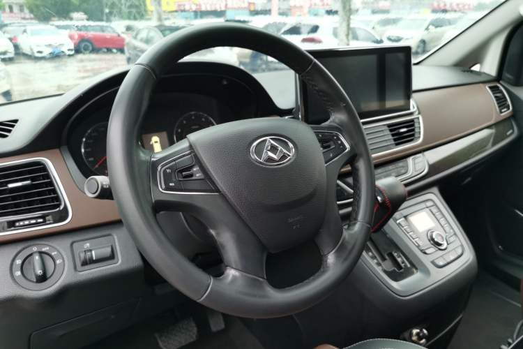 Used SAIC MAXUS G10 2018 PLUS 2.0T Automatic Luxury Edition Steering Wheel