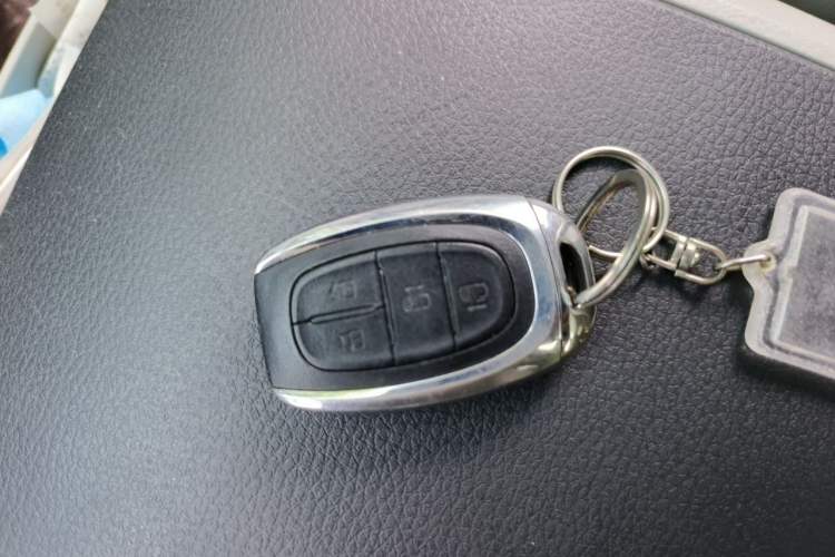 Used SAIC MAXUS G10 2018 PLUS 2.0T Automatic Black Gold Luxury Edition Vehicle Key