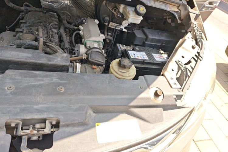 Used SAIC MAXUS G10 2018 PLUS 2.4L Manual Elite Edition Engine Bay Left