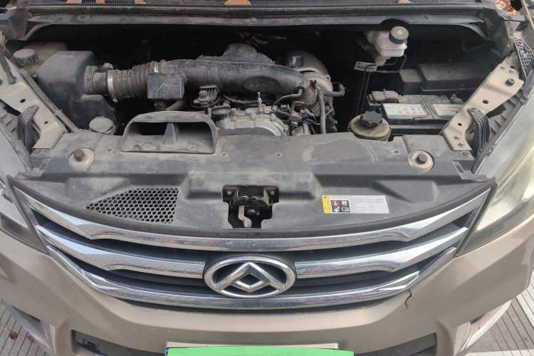 Used SAIC MAXUS G10 2018 PLUS 2.0T Automatic Elite Edition Engine Bay