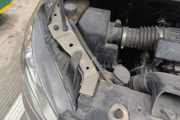Used SAIC MAXUS G10 2018 PLUS 2.0T Automatic Elite Edition Engine Bay Right