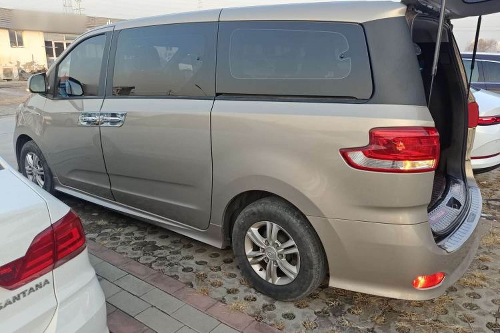 Used SAIC MAXUS G10 2018 PLUS 2.0T Automatic Elite Edition Exterior 3