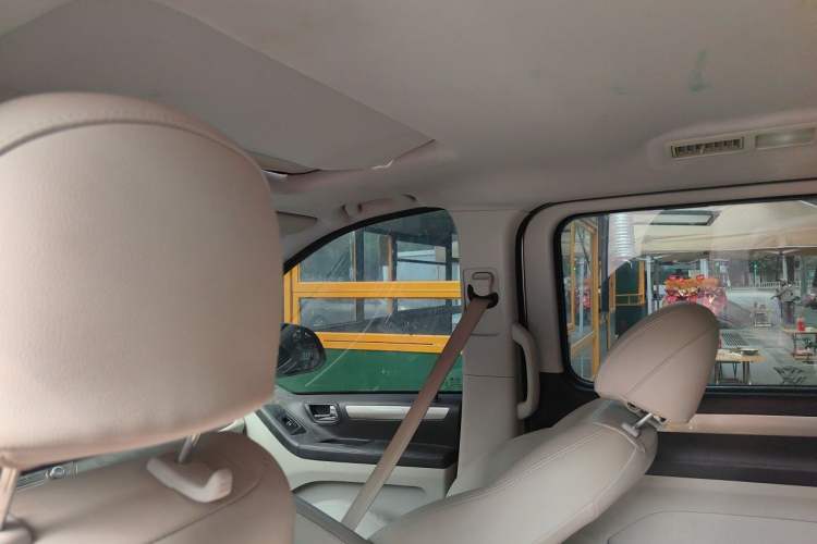Used SAIC MAXUS G10 2018 PLUS 2.0T Automatic Elite Edition Headliner