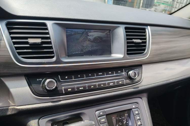 Used SAIC MAXUS G10 2019 PLUS 2.0T Automatic Elite Edition China VI Standard Audio And AC Panel