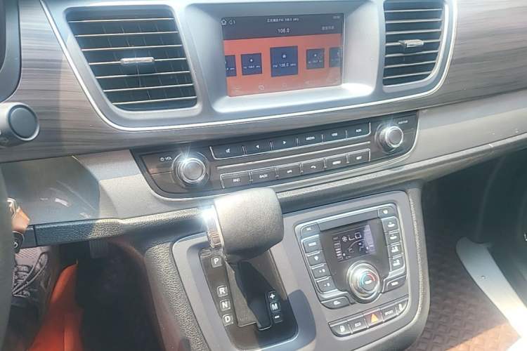 Used SAIC MAXUS G10 2019 PLUS 2.0T Automatic Elite Edition China VI Standard Audio And AC Panel