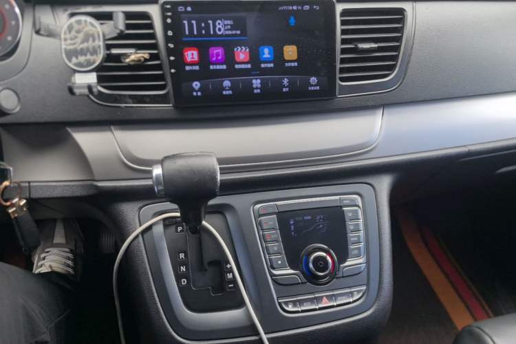 Used SAIC MAXUS G10 2019 Facelift PLUS 2.0T Automatic Smart Edition China VI Standard Audio And AC Panel