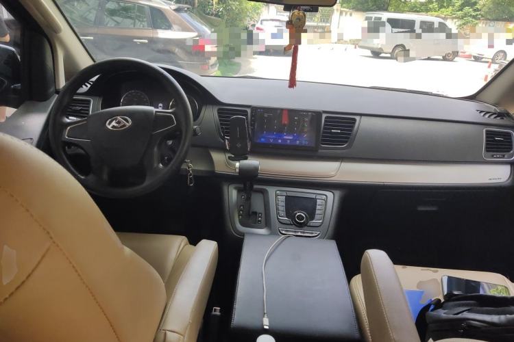 Used SAIC MAXUS G10 2019 Facelift PLUS 2.0T Automatic Smart Edition China VI Standard Center Console