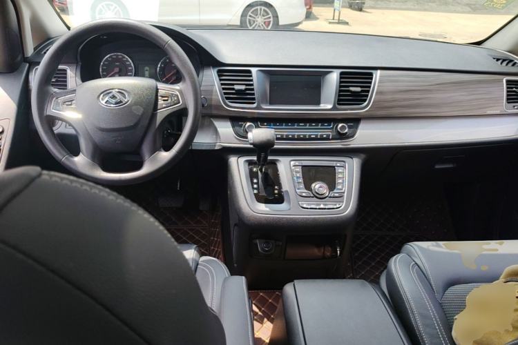 Used SAIC MAXUS G10 2019 PLUS 2.0T Automatic Elite Edition China VI Standard Center Console
