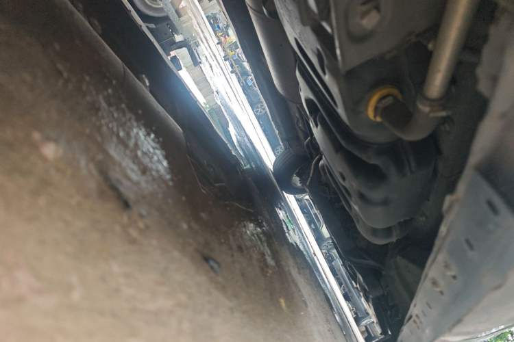 Used SAIC MAXUS G10 2019 PLUS 2.0T Automatic Elite Edition China VI Standard Chassis Rear Right
