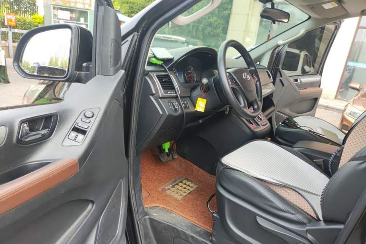 Used SAIC MAXUS G10 2019 Facelift PLUS 2.0T Automatic Elite Edition China VI Driver Seat
