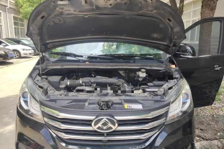 Used SAIC MAXUS G10 2019 Facelift PLUS 2.0T Automatic Smart Edition China VI Standard Engine Bay
