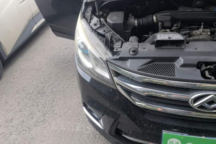 Used SAIC MAXUS G10 2019 Facelift PLUS 2.0T Automatic Smart Edition China VI Standard Engine Bay Right