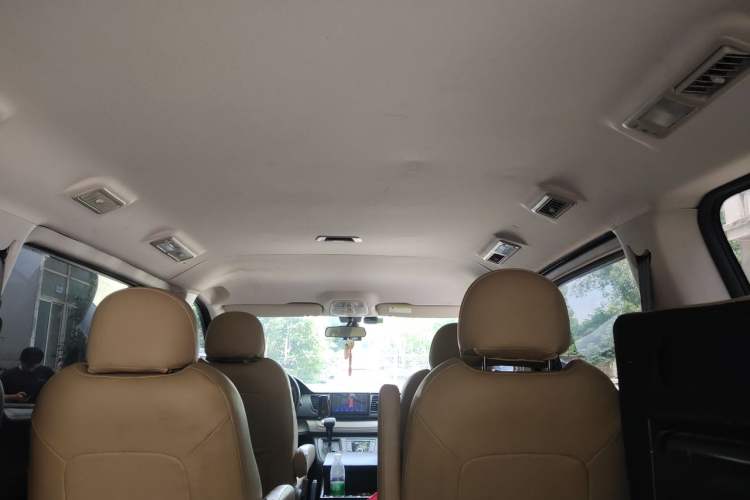 Used SAIC MAXUS G10 2019 Facelift PLUS 2.0T Automatic Smart Edition China VI Standard Headliner