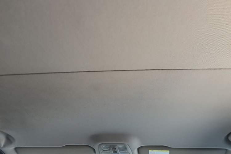 Used SAIC MAXUS G10 2019 Facelift PLUS 2.0T Automatic Smart Edition China VI Standard Headliner