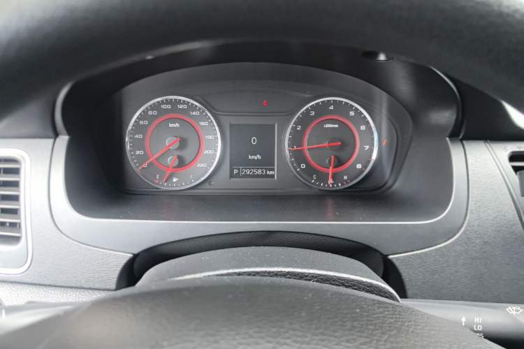 Used SAIC MAXUS G10 2019 Facelift PLUS 2.0T Automatic Smart Edition China VI Standard Instrument Cluster