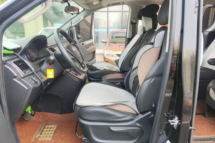 Used SAIC MAXUS G10 2019 Facelift PLUS 2.0T Automatic Elite Edition China VI Left Front Seat