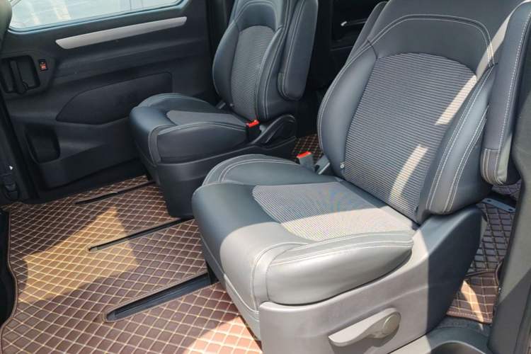Used SAIC MAXUS G10 2019 PLUS 2.0T Automatic Elite Edition China VI Standard Left Rear Seat