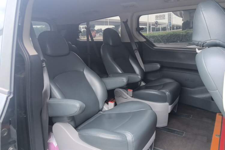Used SAIC MAXUS G10 2019 Facelift PLUS 2.0T Automatic Smart Edition China VI Standard Left Rear Seat