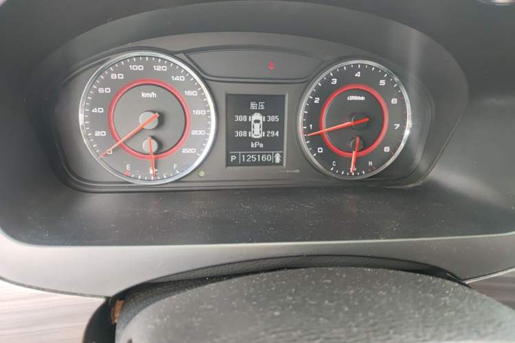 Used SAIC MAXUS G10 2019 Facelift PLUS 2.0T Automatic Elite Edition China VI Odometer Close Up