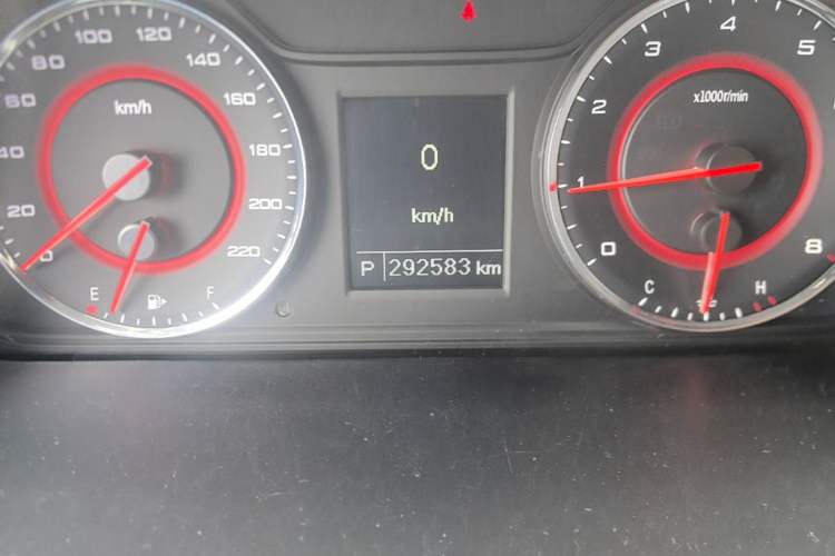 Used SAIC MAXUS G10 2019 Facelift PLUS 2.0T Automatic Smart Edition China VI Standard Odometer Close Up