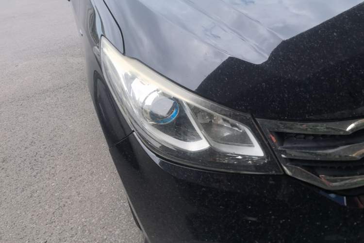 Used SAIC MAXUS G10 2019 Facelift PLUS 2.0T Automatic Smart Edition China VI Standard Right Front Headlight