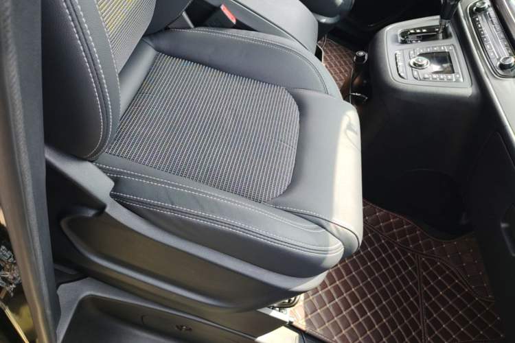 Used SAIC MAXUS G10 2019 PLUS 2.0T Automatic Elite Edition China VI Standard Right Front Seat