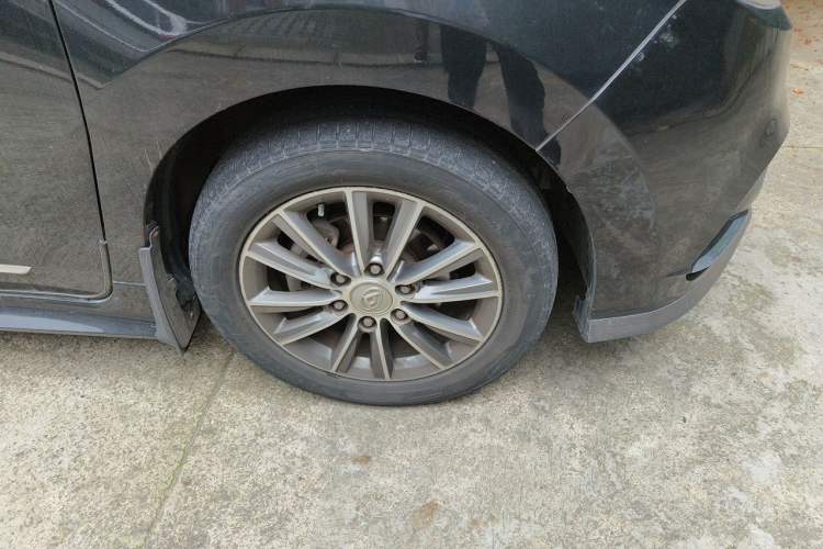 Used SAIC MAXUS G10  Right Front Wheel Hub