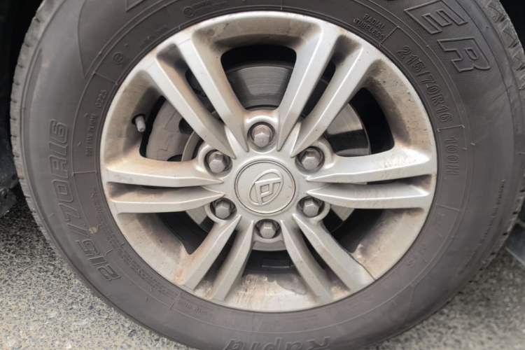 Used SAIC MAXUS G10 2019 Facelift PLUS 2.0T Automatic Smart Edition China VI Standard Right Front Wheel Hub
