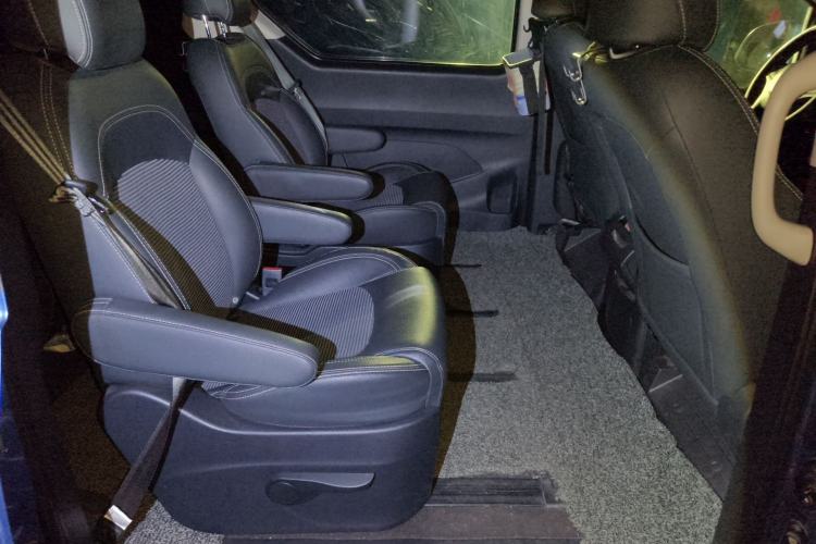 Used SAIC MAXUS G10 2019 PLUS 2.0T Automatic Elite Edition China VI Standard Left Rear Seat