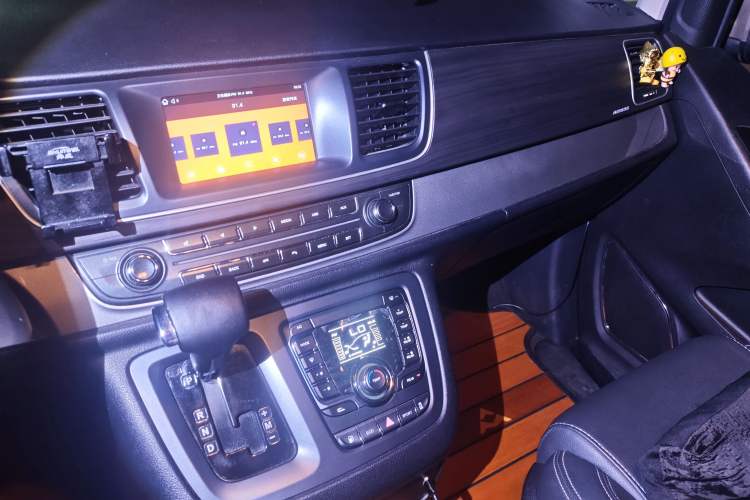 Used SAIC MAXUS G10 2019 Facelift PLUS 2.0T Automatic Elite Edition China VI Audio And AC Panel