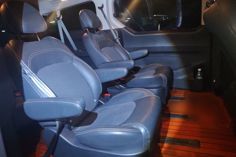Used SAIC MAXUS G10 2019 Facelift PLUS 2.0T Automatic Elite Edition China VI Left Rear Seat