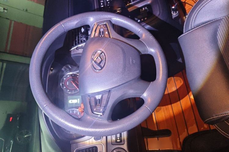 Used SAIC MAXUS G10 2019 Facelift PLUS 2.0T Automatic Elite Edition China VI Steering Wheel