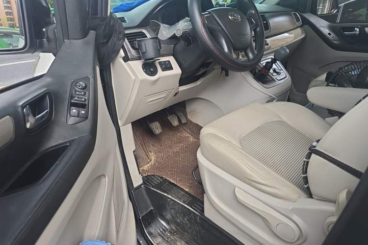 Used SAIC MAXUS G10 2019 PLUS 1.9T Manual Elite Edition Diesel China V Standard Driver Seat