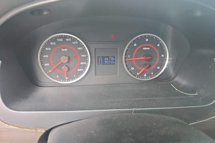 Used SAIC MAXUS G10 2019 PLUS 1.9T Manual Elite Edition Diesel China V Standard Odometer Close Up